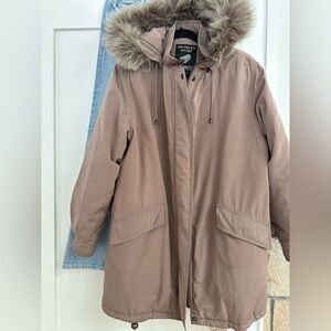 Bromley women’s Hooded Parka with raccoon  Fur Trim M